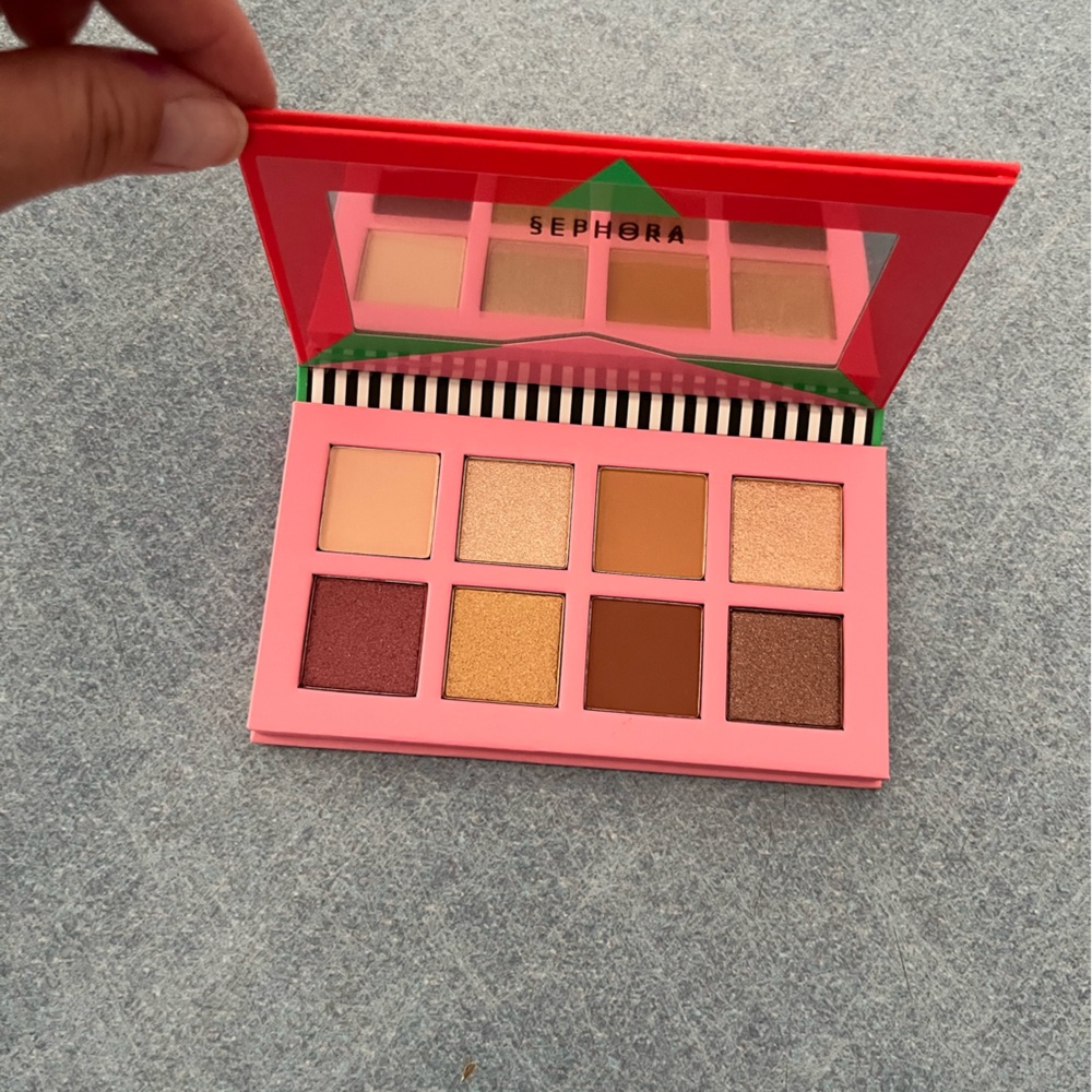 Eyeshadow palette